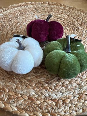2-3/4&quot; Velvet Filler Pumpkins