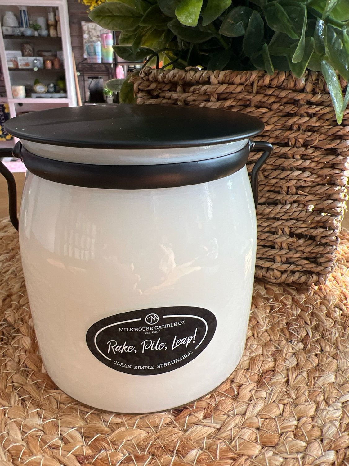 Milkhouse Rake, Pile, Leap 16oz Creamery Candle