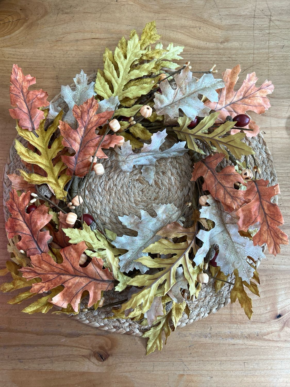 20" Oak Leaf Wreath