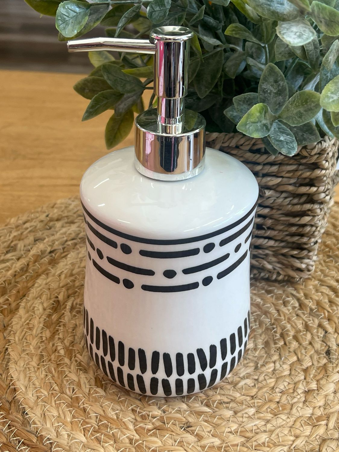 Ceramic Black &amp; White Soap Dispenser