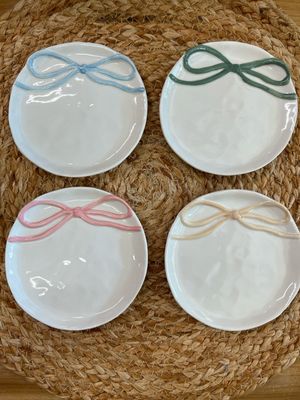 4-1/4&quot; Stoneware Bow Dish