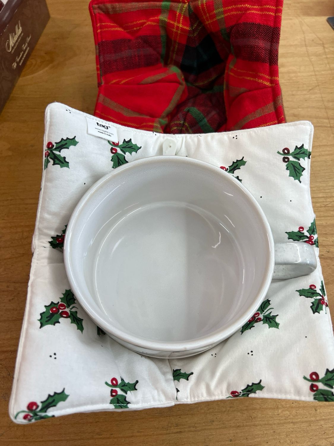 Holiday Bowl Cozy