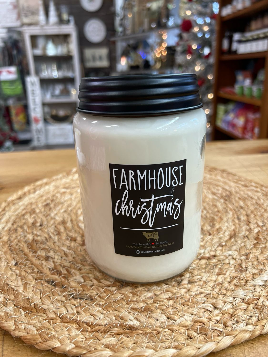 Milkhouse Farmhouse Christmas 26oz Apothecary Candle