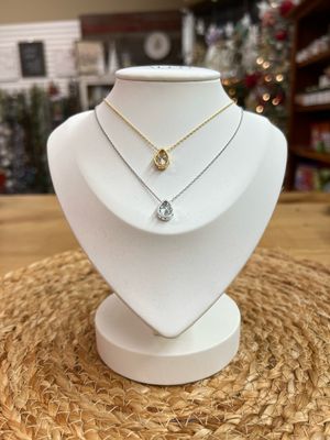 Dainty Cubic Zirconia Teardrop Necklace Dainty Cubic Zirconia Teardrop Necklace