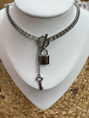 Silvertone Lock Necklace Silvertone Lock Necklace
