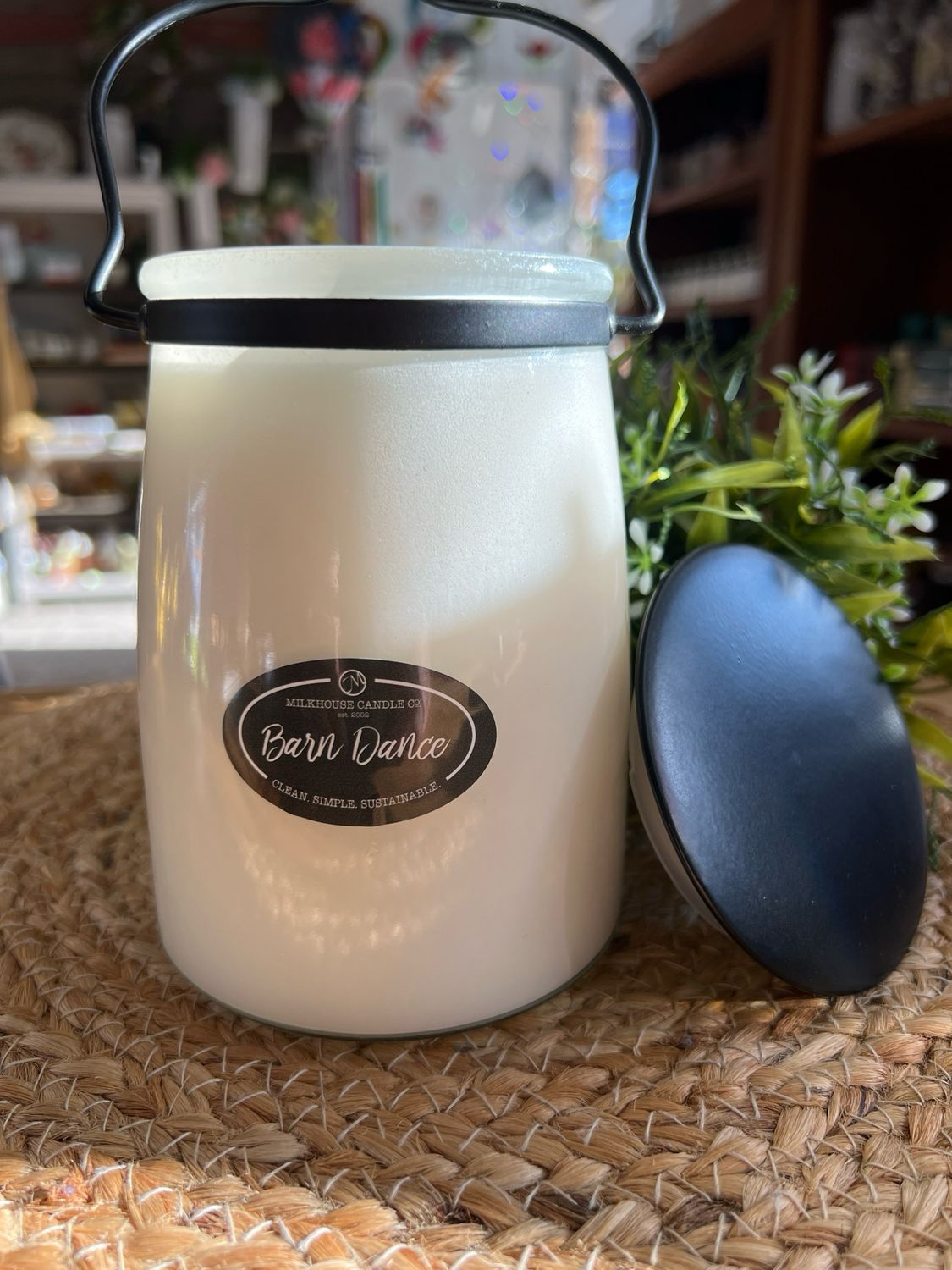 Milkhouse 22oz Barn Dance Candle Milkhouse 22oz Barn Dance Candle