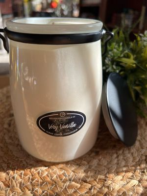 Milkhouse 22oz Very Vanilla Butter Jar Candle Milkhouse 22oz Very Vanilla Butter Jar Candle