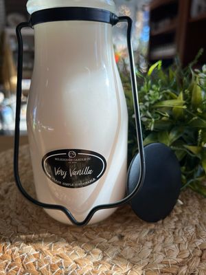Milkhouse 14oz Very Vanilla Milk Bottle Candle Milkhouse 14oz Very Vanilla Milk Bottle Candle