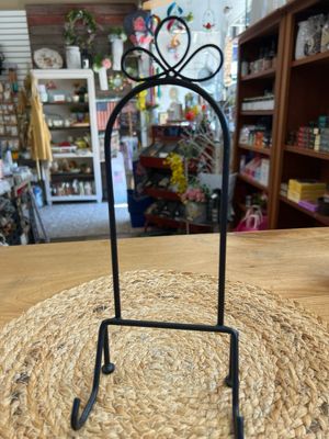 Black Easel 