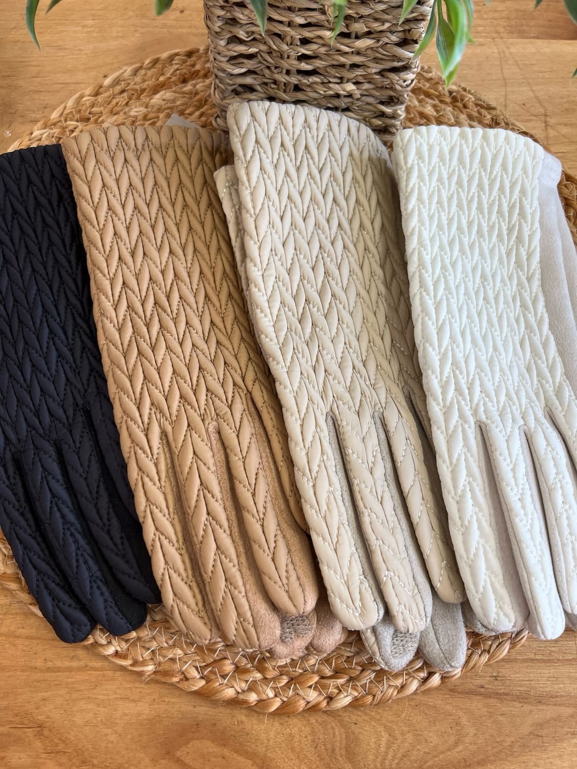 Chevron Pattern Quilted Gloves Chevron Pattern Quilted Gloves