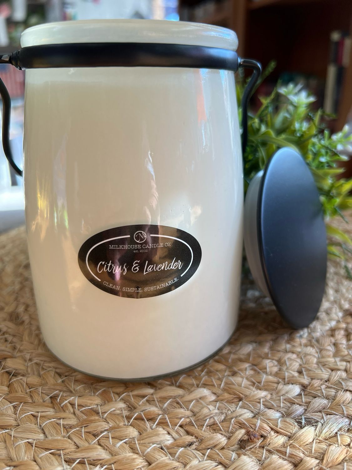 Milkhouse 22oz Creamery Jar - Citrus & Lavender Milkhouse 22oz Creamery Jar - Citrus & Lavender