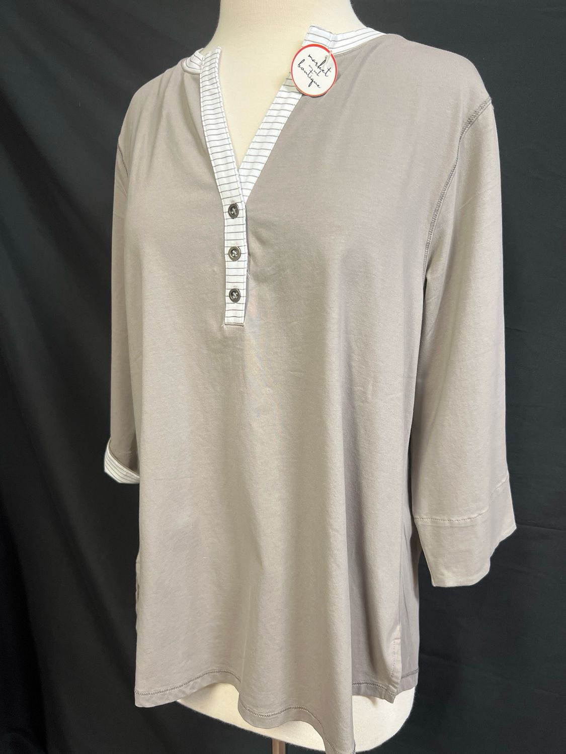 Wild Palms V-Neck Stone Top Wild Palms V-Neck Stone Top