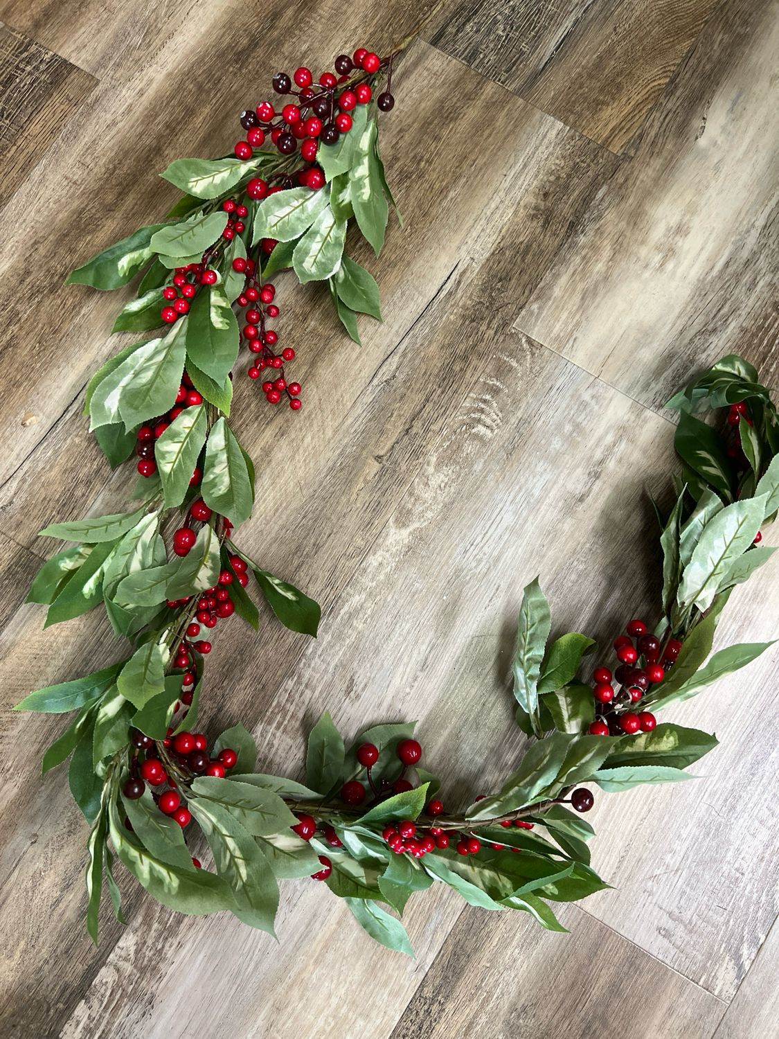 Leaf &amp; Red Berry Garland