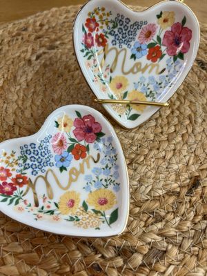 Mom Floral Heart Trinket Dish Mom Floral Heart Trinket Dish