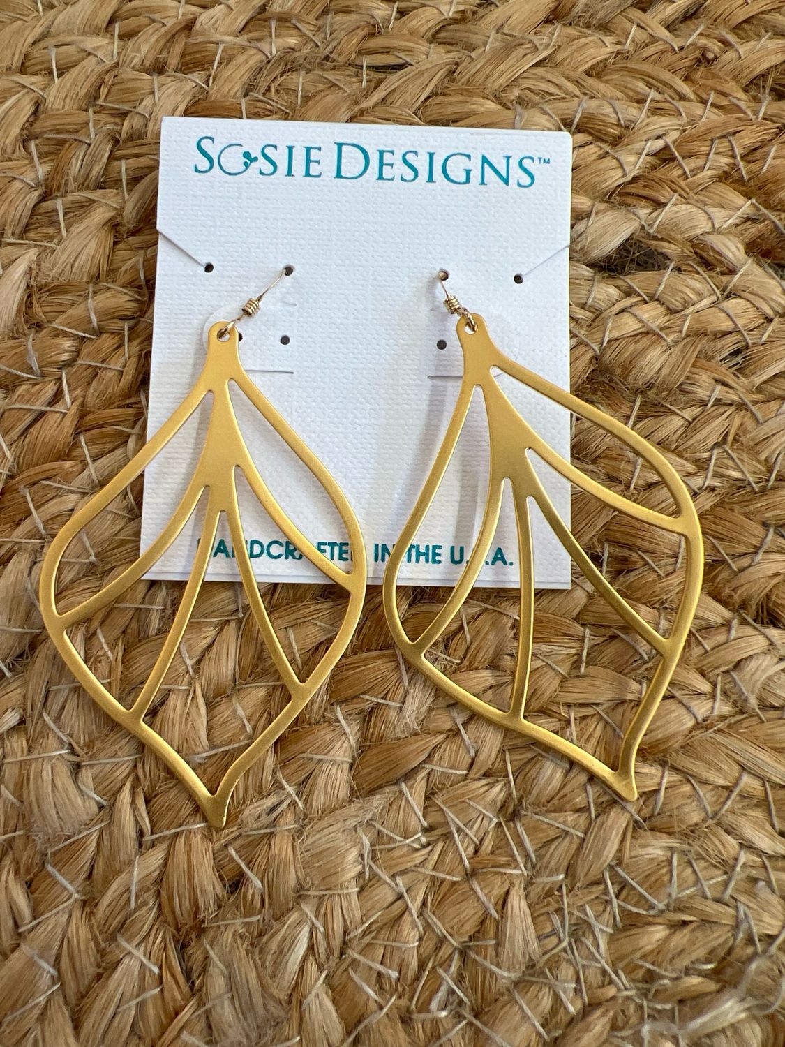 Gold Outline Leaf Earrings Gold Outline Leaf Earrings