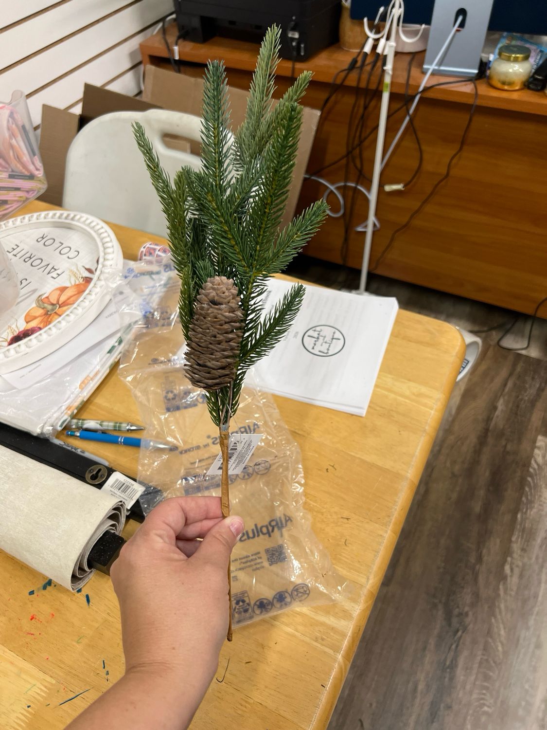 14" Pinecone & Pine Spray 14" Pinecone & Pine Spray