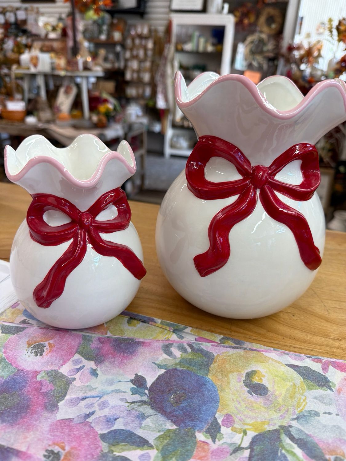 Ruffled Bow Vase Ruffled Bow Vase