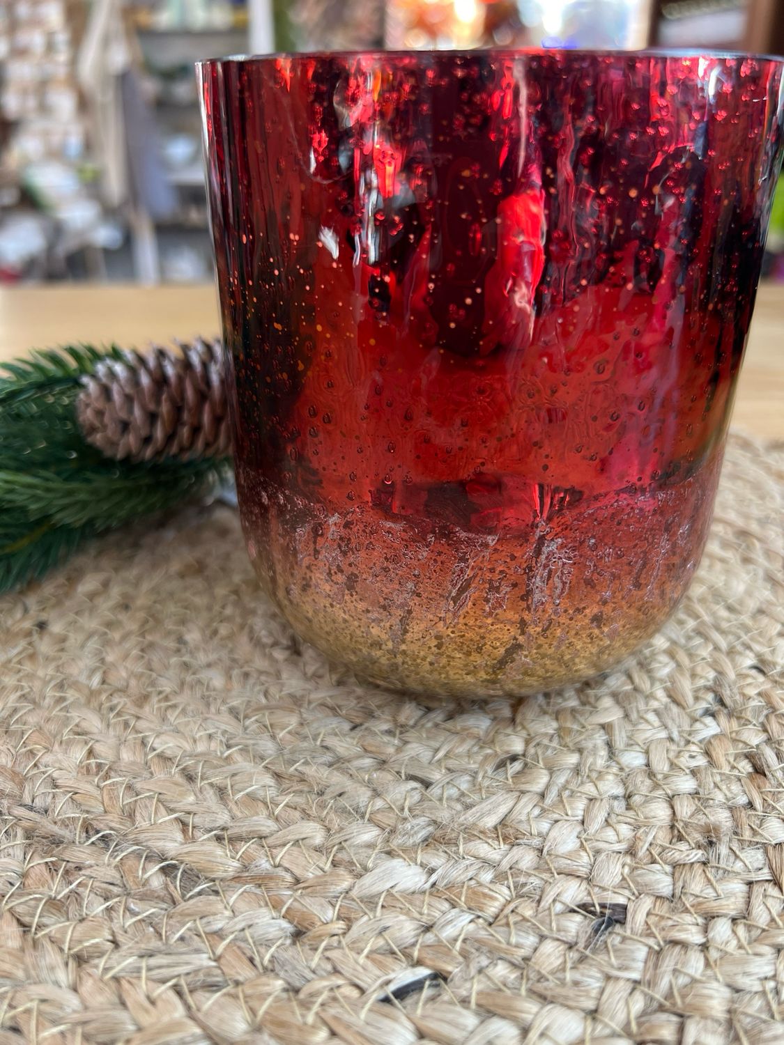 Illume Cranberry & Currant Radiant Glass Candle Illume Cranberry & Currant Radiant Glass Candle