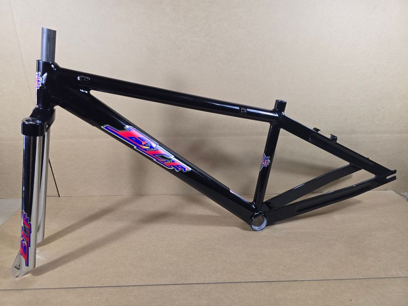 29 inch Traction Plate with AV8R forks
