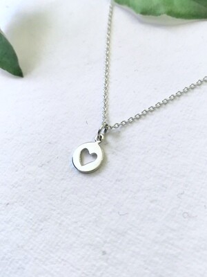 SSN1366 Sterling Silver Open Heart Circle Necklace