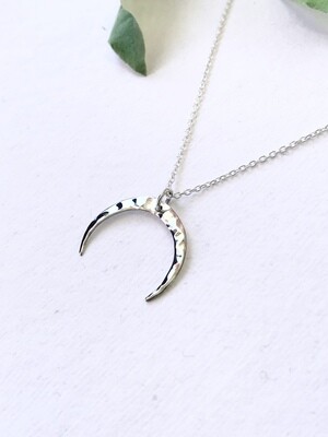 SSN3063 Sterling Silver Medium Hammered Horizontal Moon Necklace