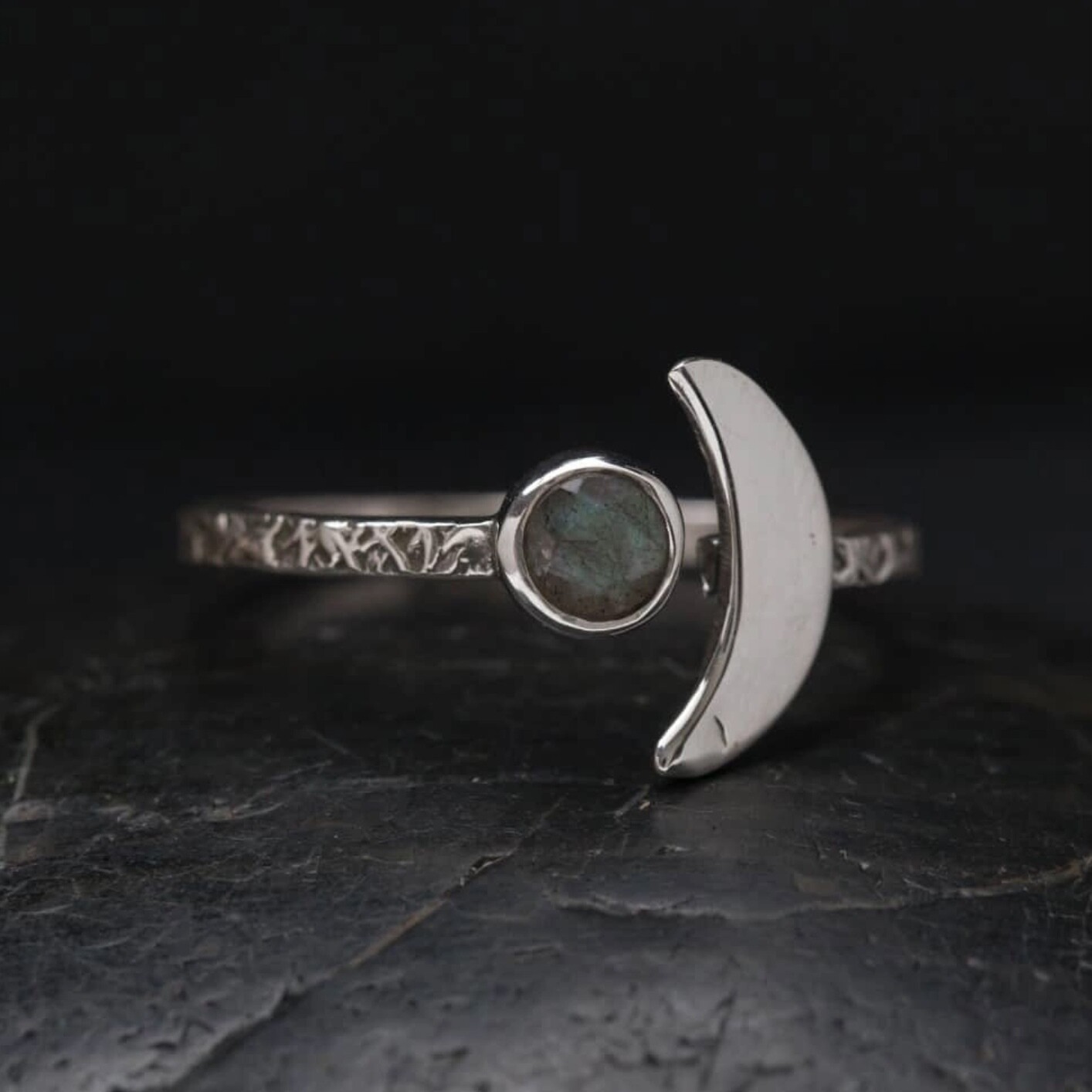 Sterling Silver Labradorite Moon Ring - RB34