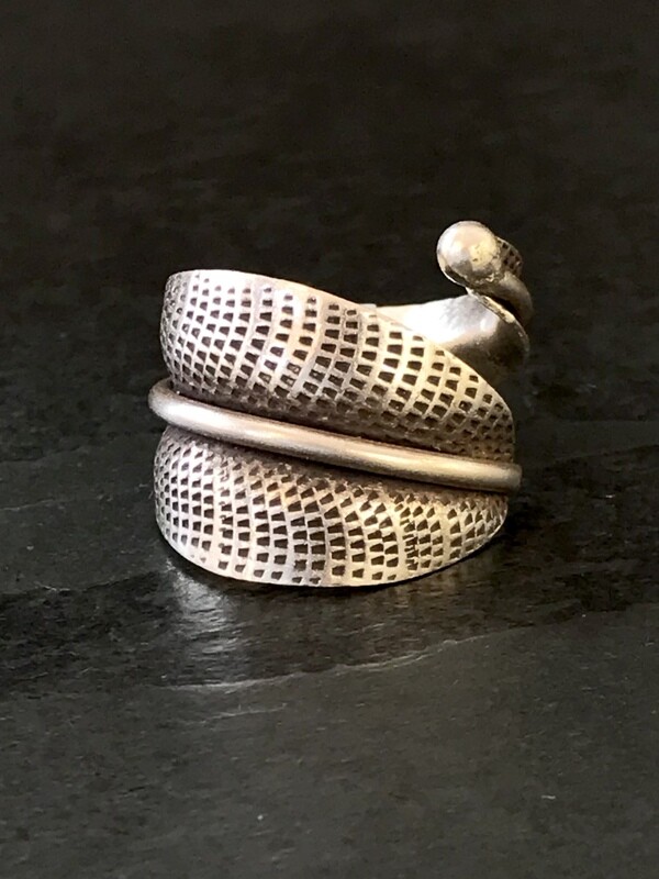 Hill Tribe Silver Leaf &amp; Ball Wrap Ring - RAN10-3