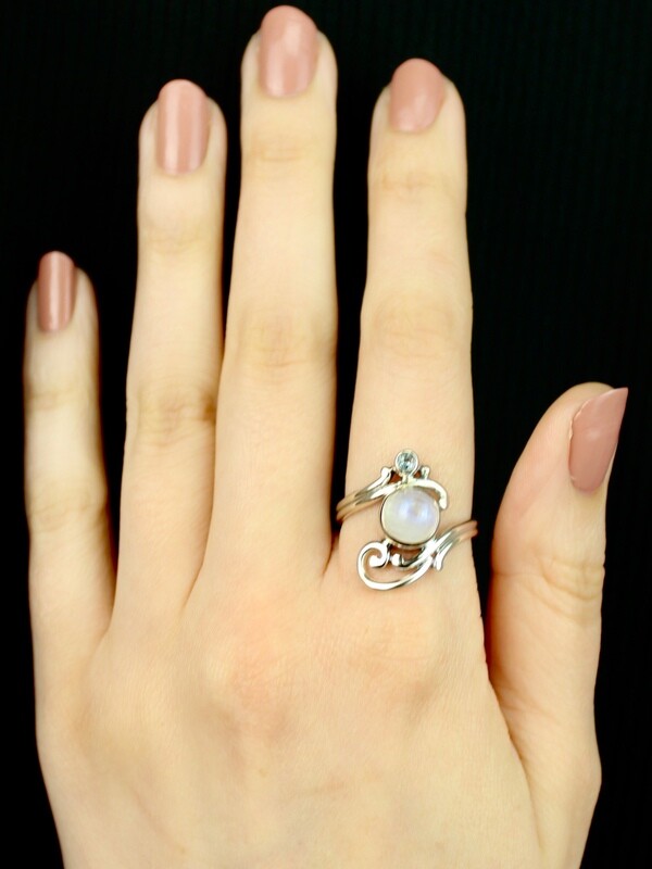 SIZE 9 - Sterling Silver Moonstone &amp; Blue Topaz Ring - RIG9117