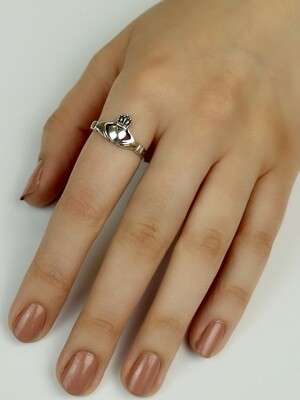 Sterling Silver Classic Claddagh Ring - RW2777