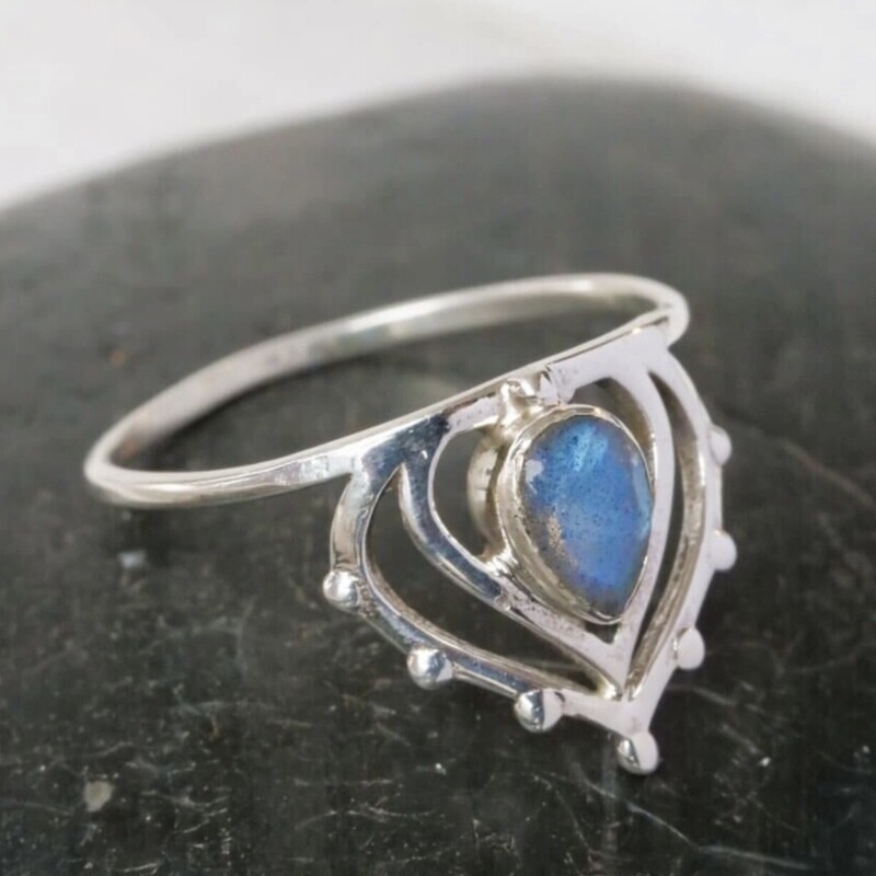 Sterling Silver Labradorite Henna Crown Ring -RB31