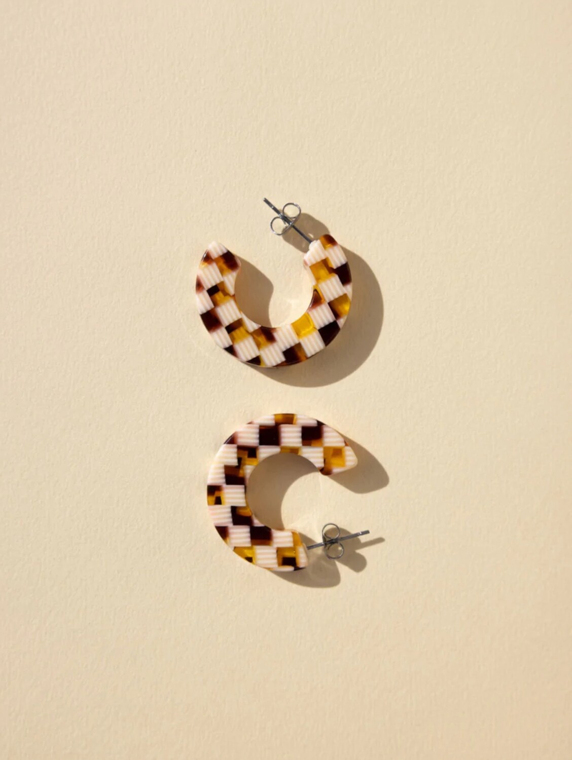 Ray Acetate Hoop Earrings - Checkered