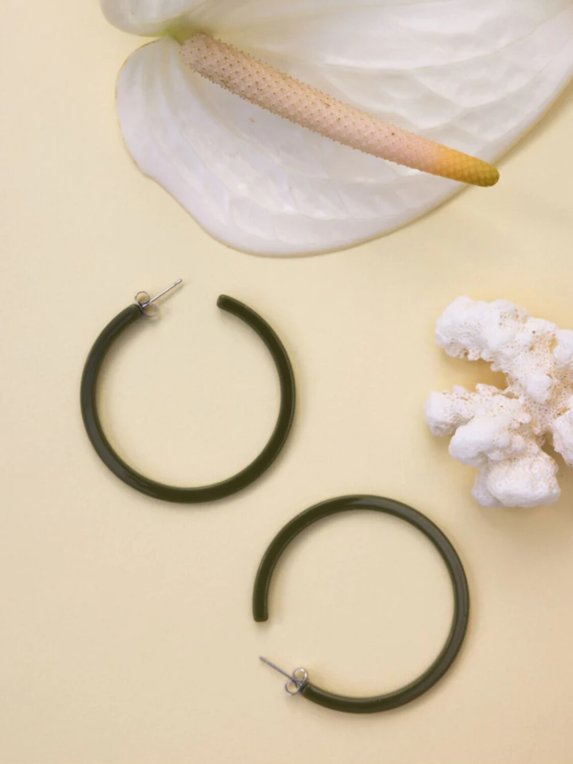 Zuri Acetate Hoop Earrings - Olive