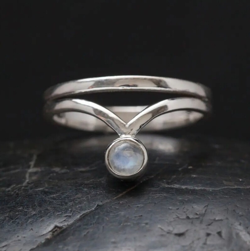 Sterling Silver Rainbow Moonstone V Ring - RB41