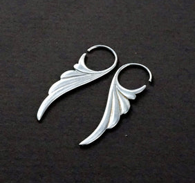 Fern Leaf Elf Hoop Earrings in Sterling Silver - IBE282