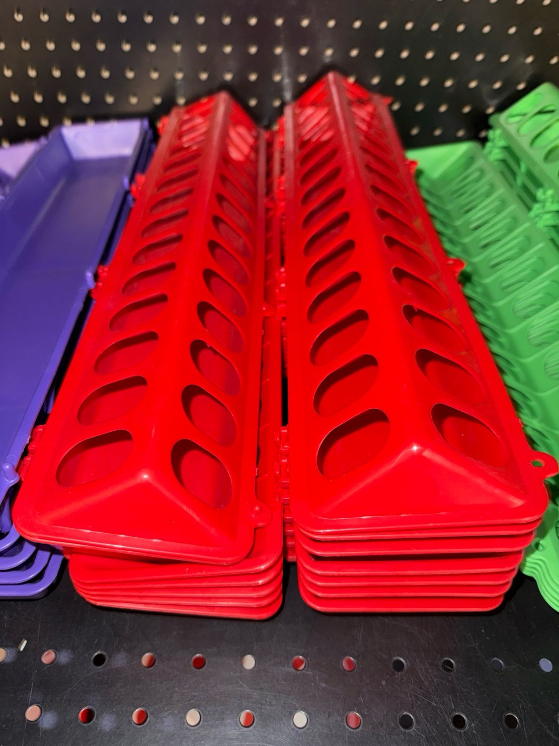 Plastic Feeder Fliptop 820 Red 