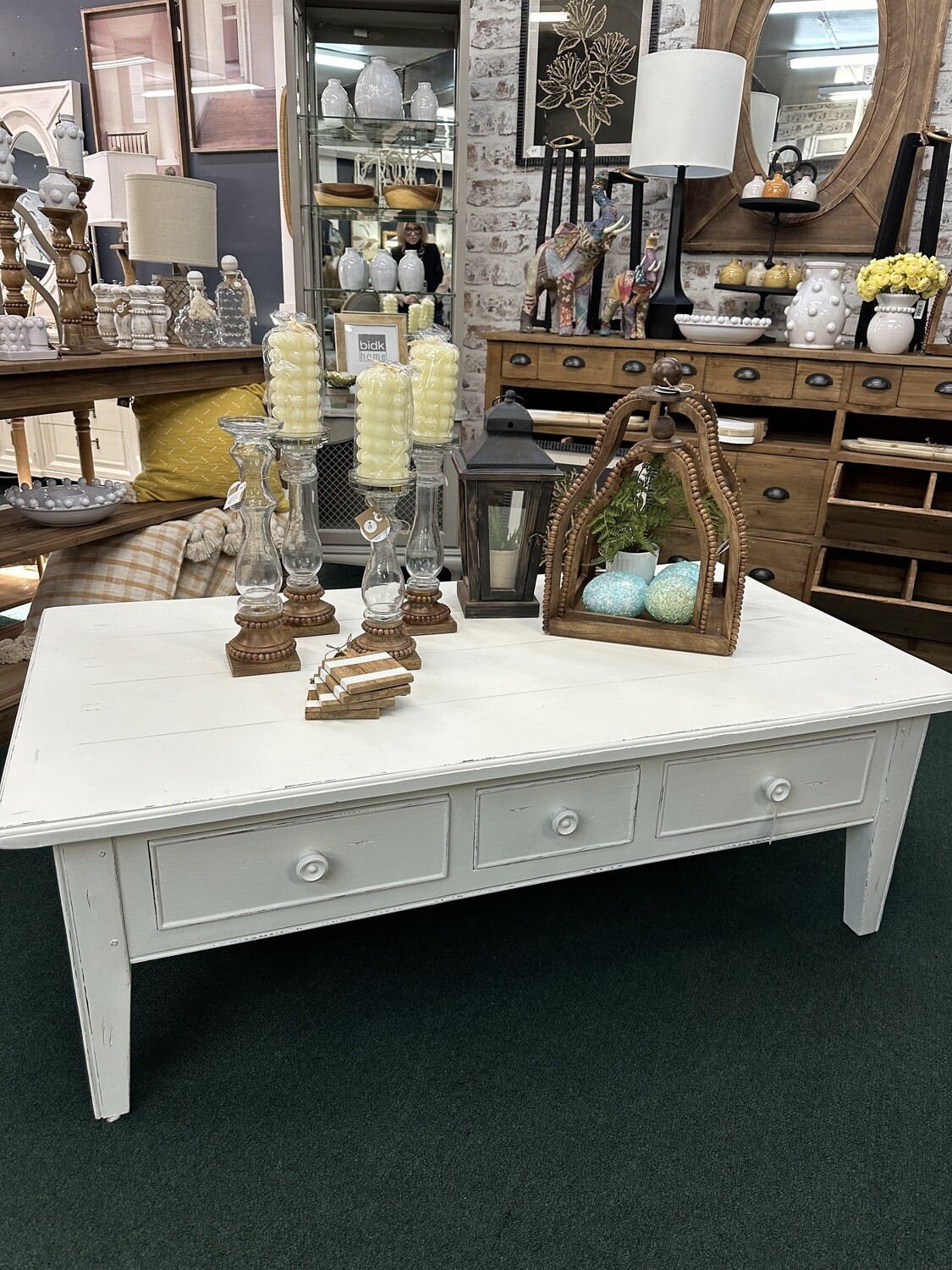 Cottage Style Coffee Table (Old White)