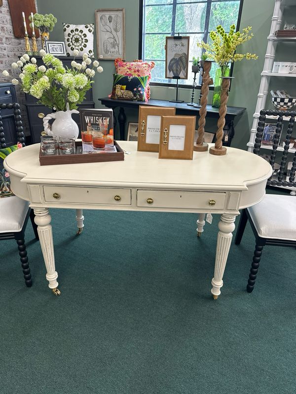 Vintage Desk w Canva Paint Matte Lacwuer