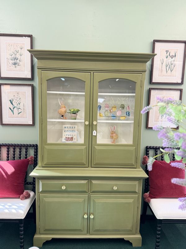 Olive Hutch Gloss