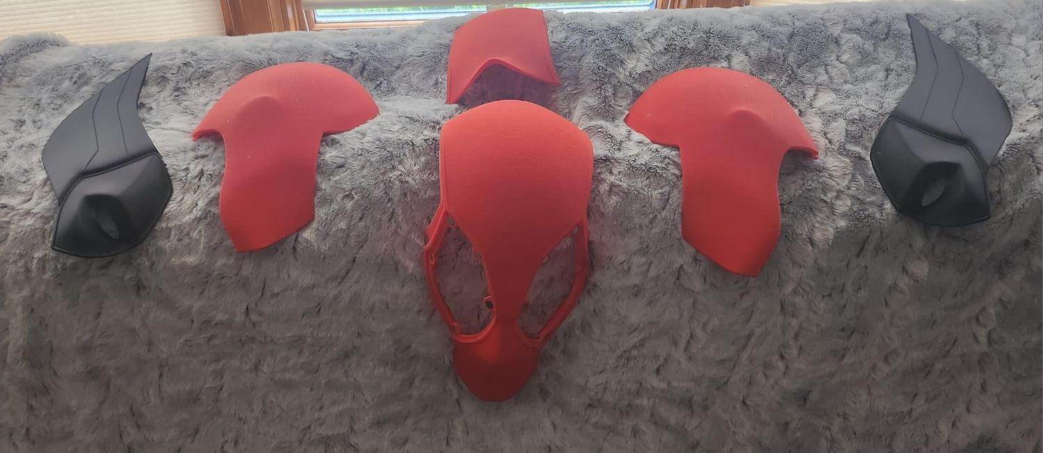 "polverine" Deapool and Wolverine Fan Art Helmet wearable!!!!