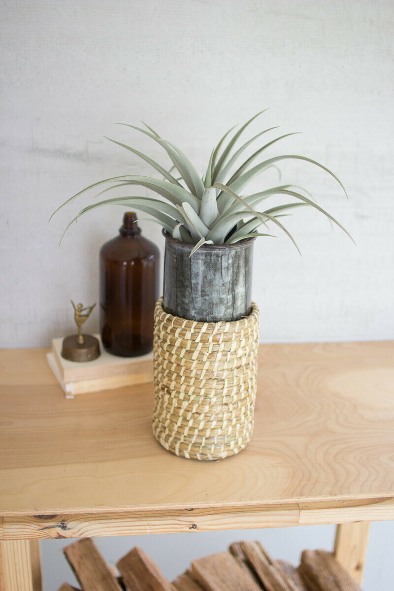 Metal &amp; Seagrass Planter