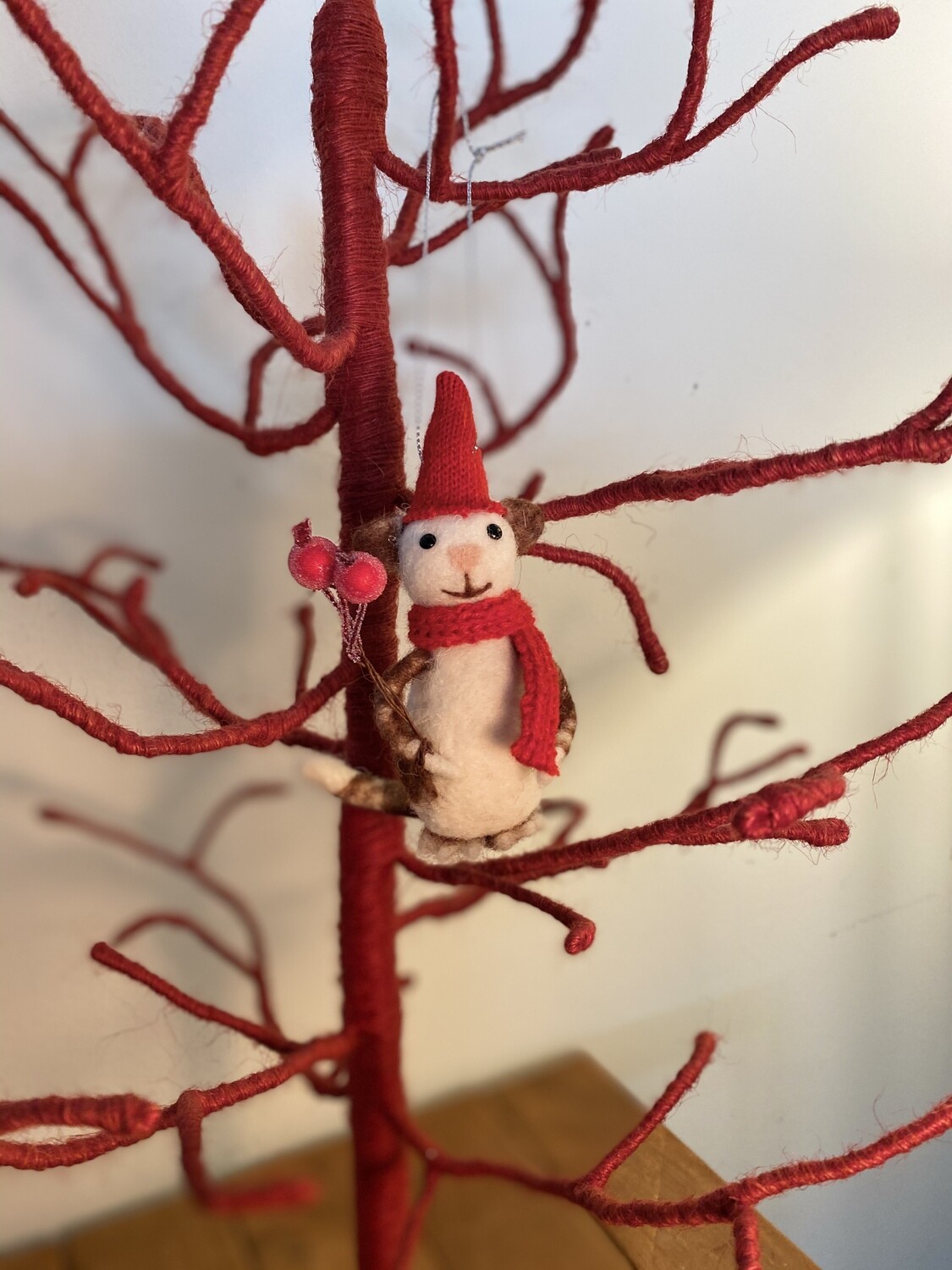 White &amp; Brown Felt Cat w/Berries Ornament