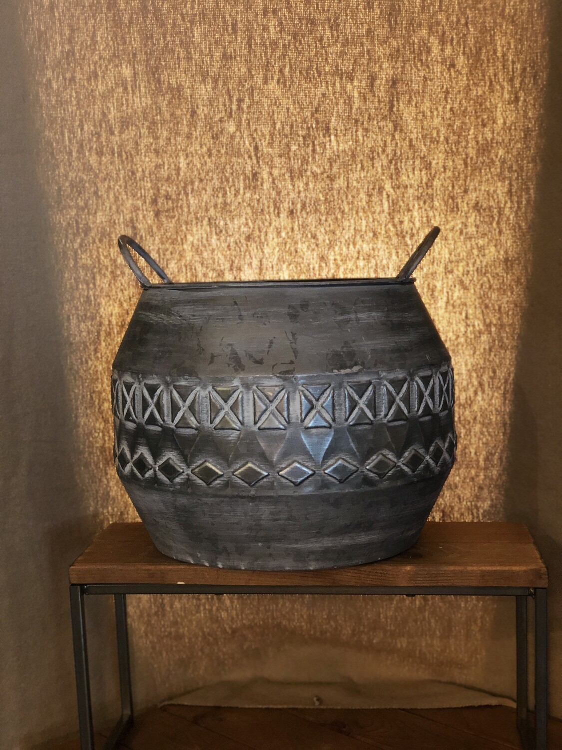 Round Embossed Metal Planter w/Handle - Lg