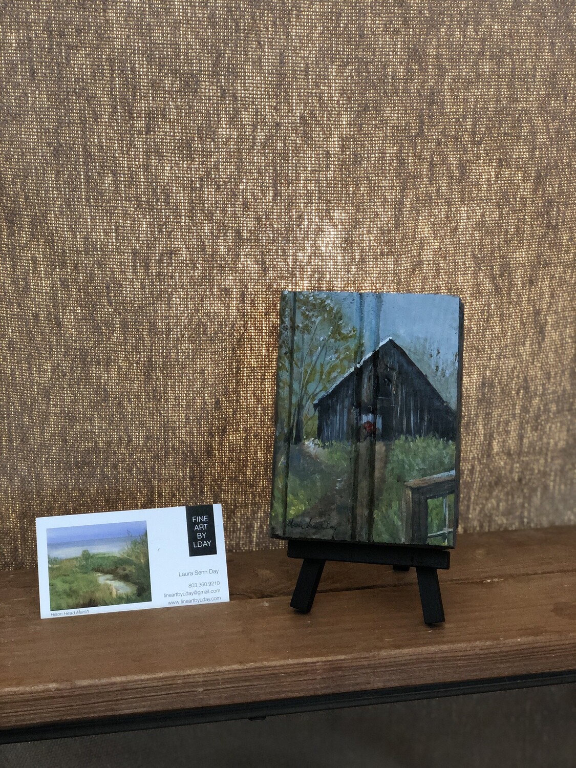 Barn w/Easel - Med