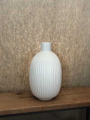 Porcelain Vase Cream Short