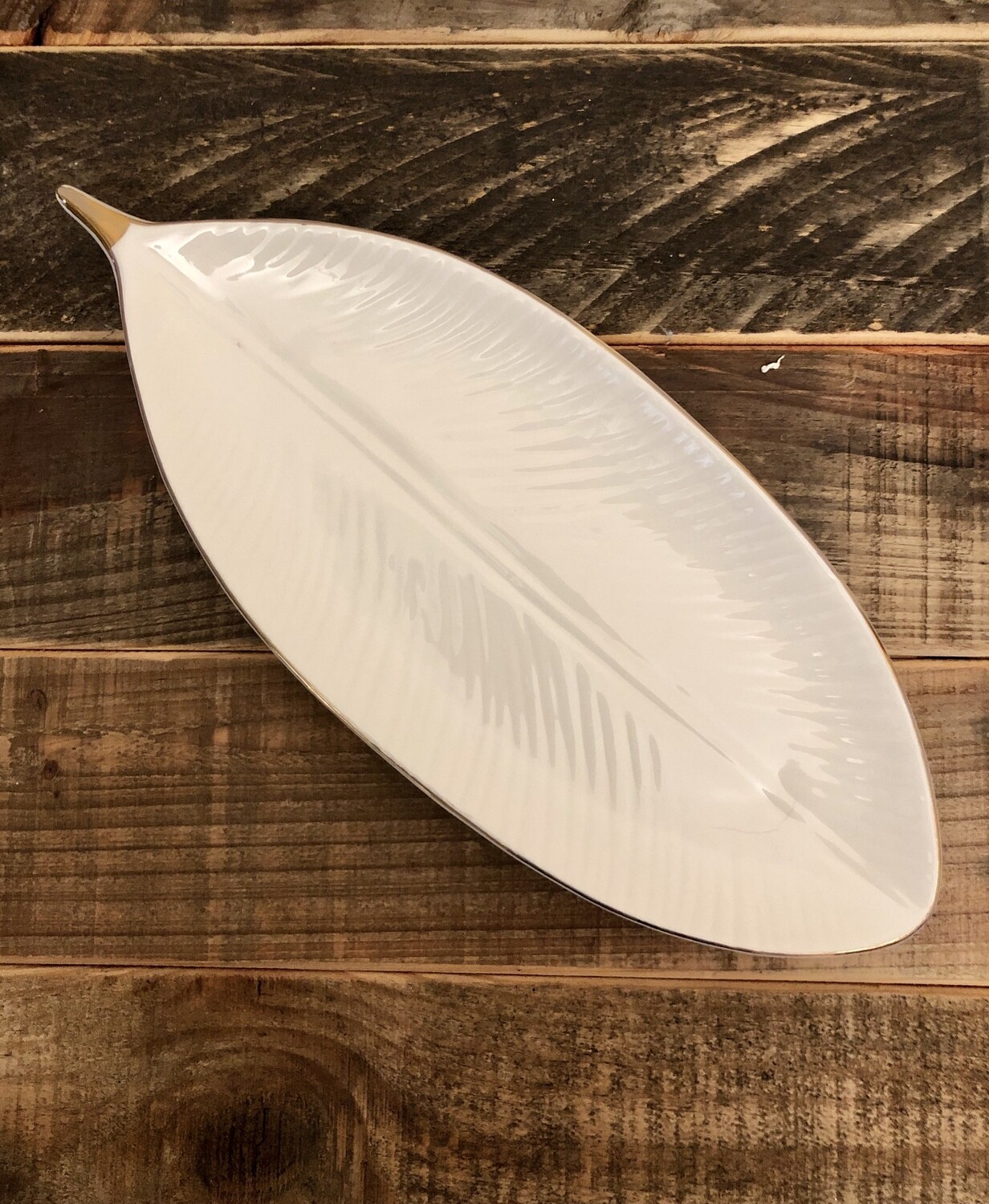 Cream/Gold Ceramic Leaf Trinket Dish Cream/Gold Ceramic Leaf Trinket Dish