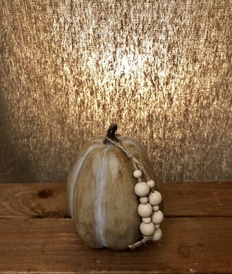 Pumpkin w/Tassel 5.25&quot; Beige