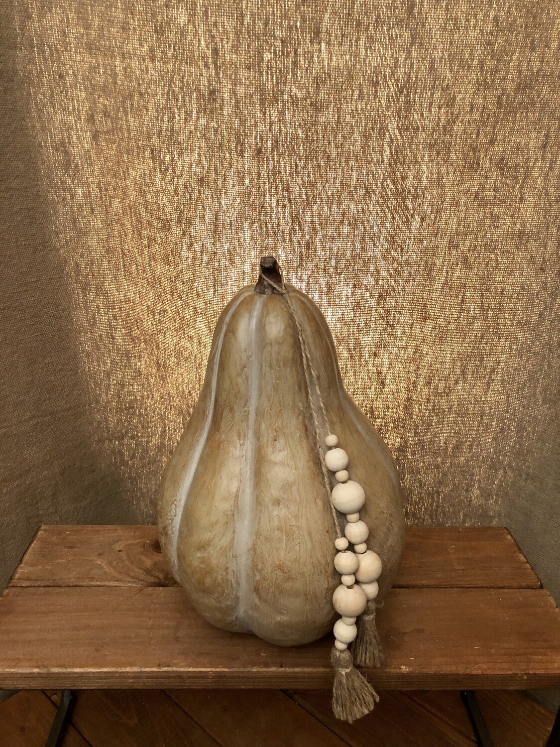 Pumpkin w/Tassel 10&quot; Beige
