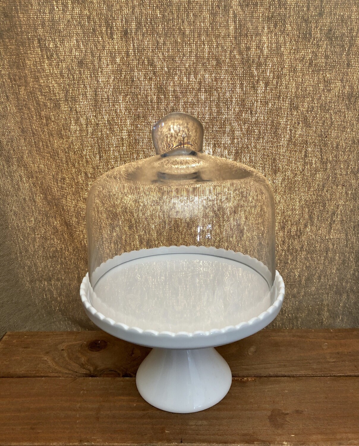 Glass Cloche &amp; Scallop Pedestal - Sm