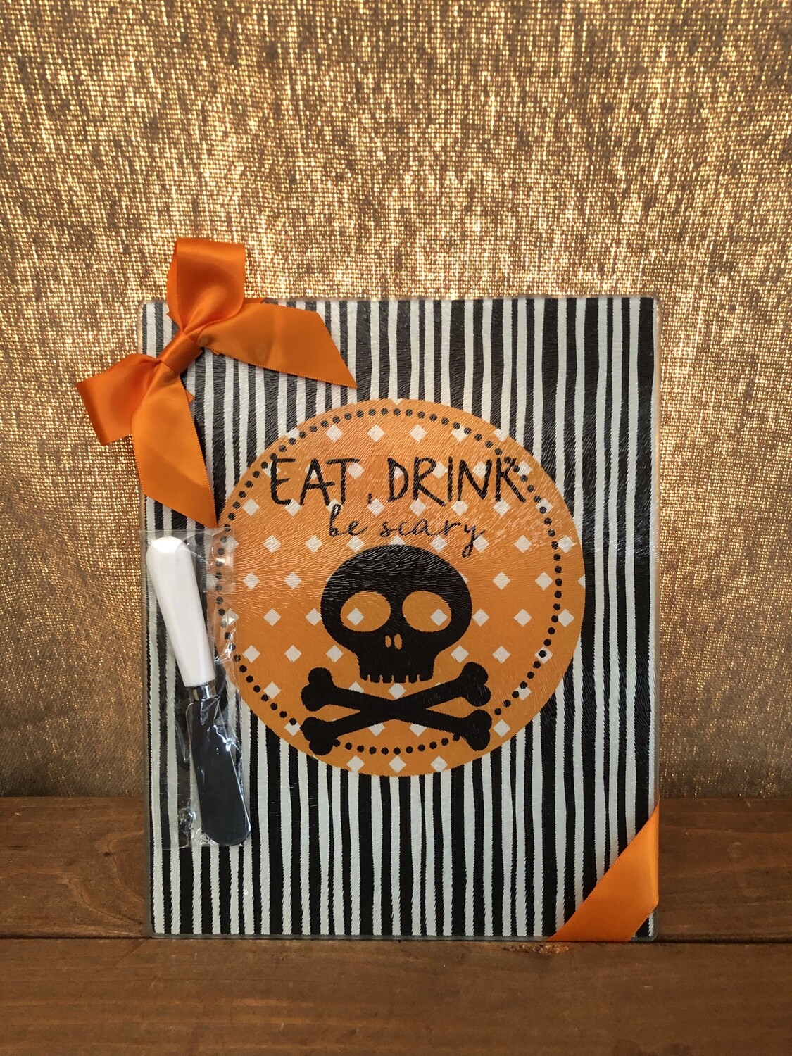 Glass Cutting Board w/Knife - Skull &amp; Crossbones