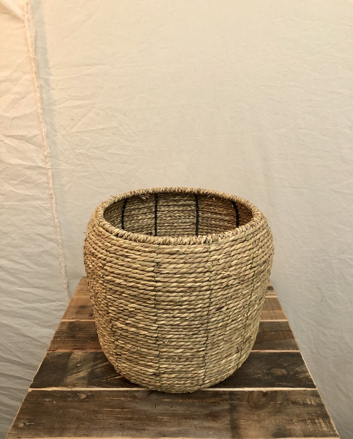 Round Braided Seagrass Planter - Med